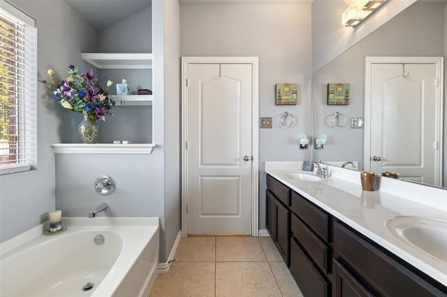 339 Strawberry Blonde DR, Buda, TX 78610