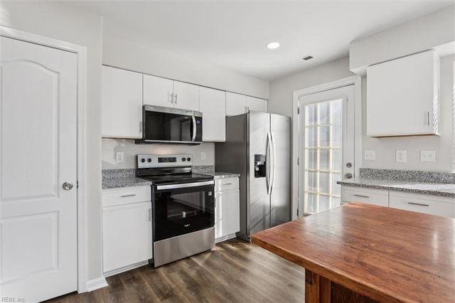 817 Player LN, Newport News, VA 23602