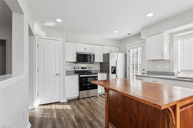 817 Player LN, Newport News, VA 23602