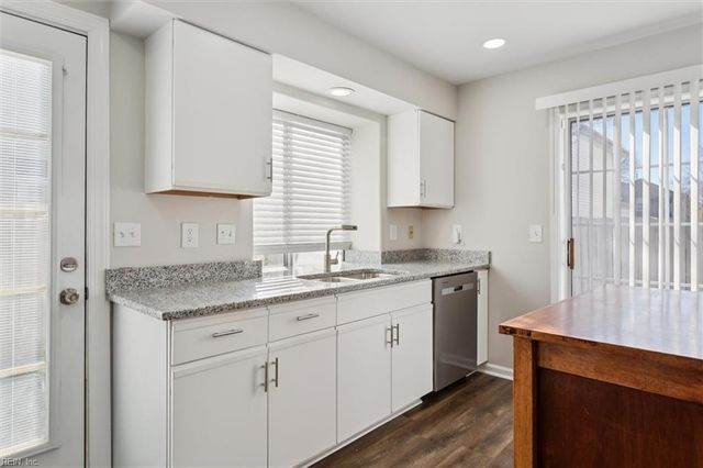 817 Player LN, Newport News, VA 23602