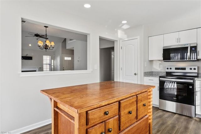 817 Player LN, Newport News, VA 23602