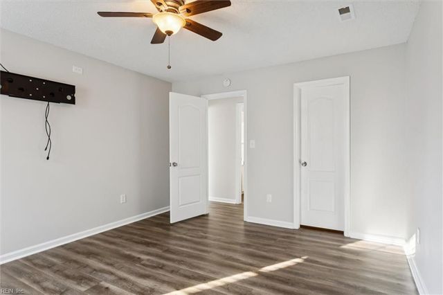 817 Player LN, Newport News, VA 23602