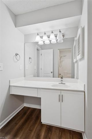 817 Player LN, Newport News, VA 23602