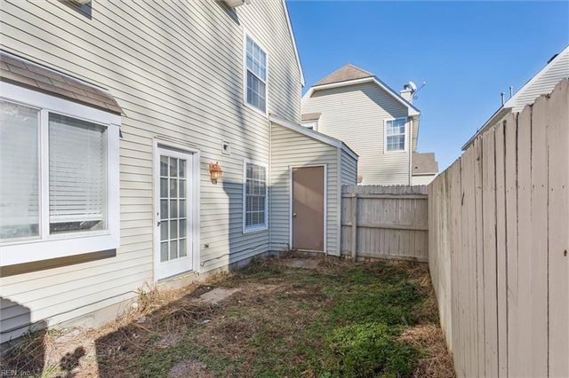 817 Player LN, Newport News, VA 23602