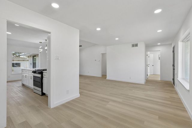 6858 Freemont Street, Dallas, TX 75231