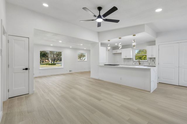 6858 Freemont Street, Dallas, TX 75231