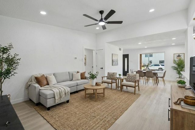 6858 Freemont Street, Dallas, TX 75231