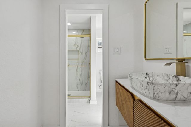 6858 Freemont Street, Dallas, TX 75231