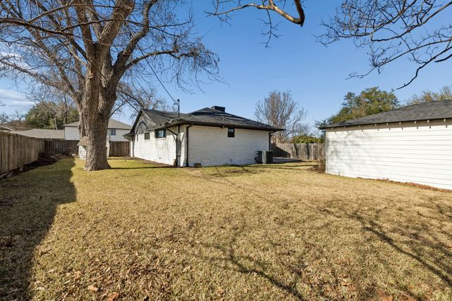 6858 Freemont Street, Dallas, TX 75231