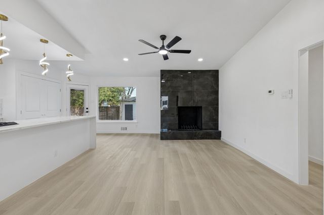 6858 Freemont Street, Dallas, TX 75231