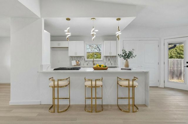 6858 Freemont Street, Dallas, TX 75231