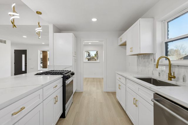 6858 Freemont Street, Dallas, TX 75231