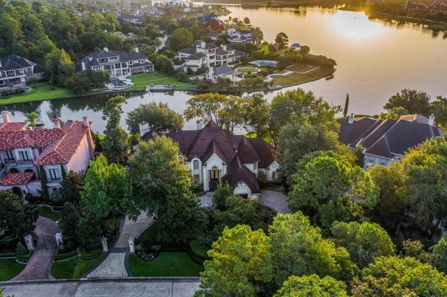 35 W Isle Place, The Woodlands, TX 77381