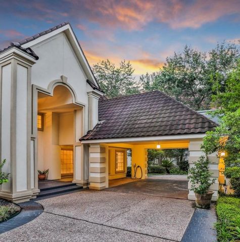 35 W Isle Place, The Woodlands, TX 77381
