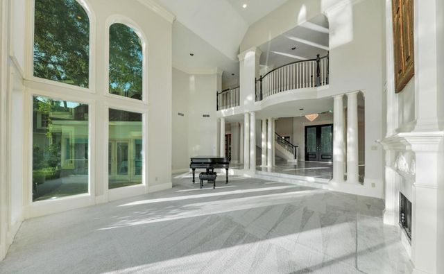 35 W Isle Place, The Woodlands, TX 77381