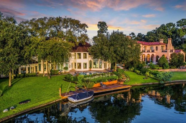 35 W Isle Place, The Woodlands, TX 77381