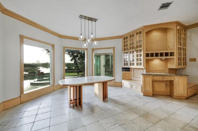 35 W Isle Place, The Woodlands, TX 77381