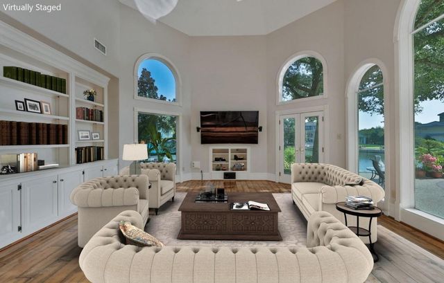 35 W Isle Place, The Woodlands, TX 77381