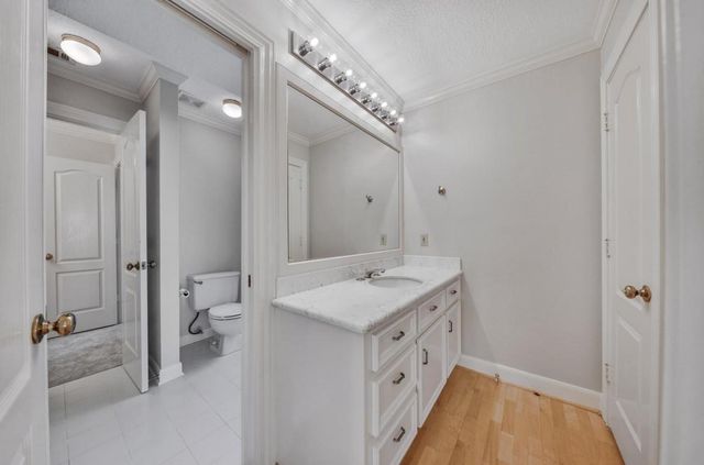 35 W Isle Place, The Woodlands, TX 77381