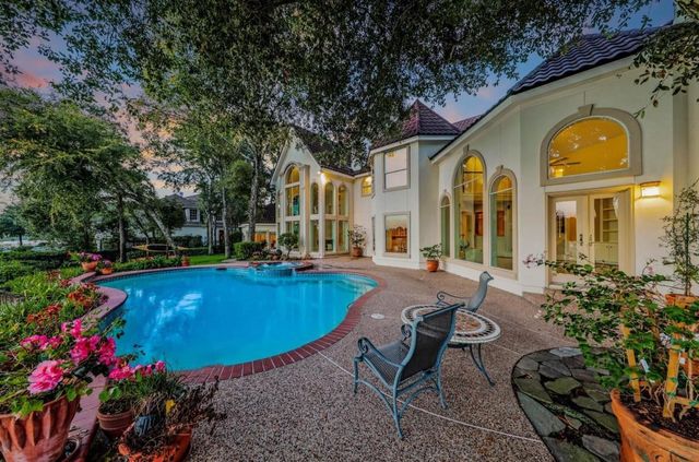 35 W Isle Place, The Woodlands, TX 77381