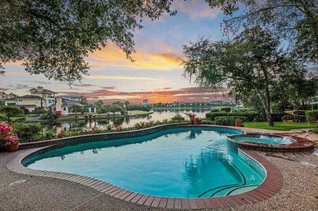 35 W Isle Place, The Woodlands, TX 77381