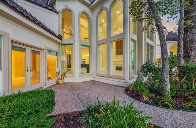 35 W Isle Place, The Woodlands, TX 77381