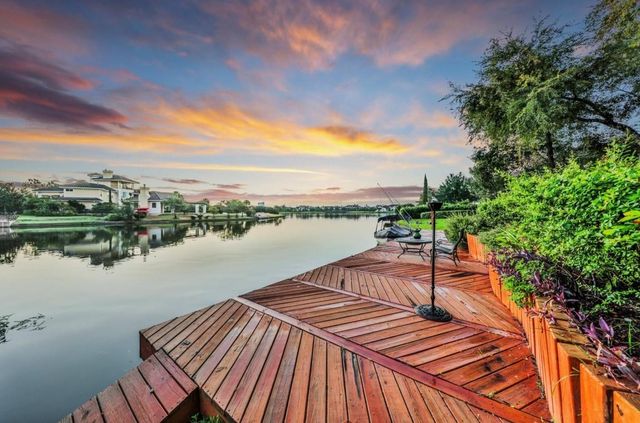 35 W Isle Place, The Woodlands, TX 77381