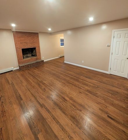 17 Mayflower Circle, Holden, MA 01520