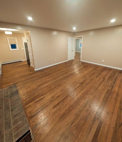 17 Mayflower Circle, Holden, MA 01520