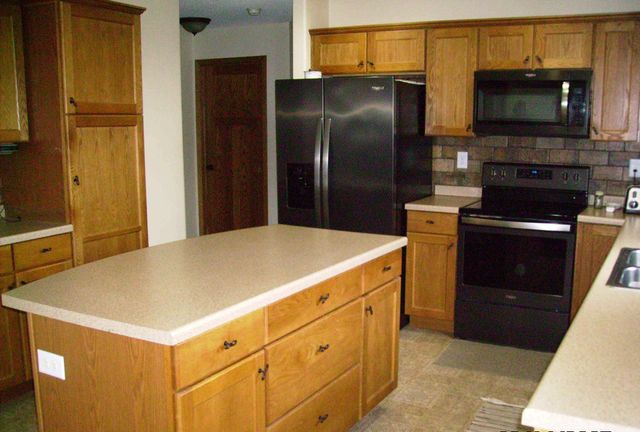 317 Oak Hills Drive, Detroit Lakes, MN 56501