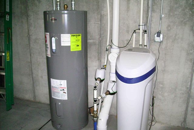 317 Oak Hills Drive, Detroit Lakes, MN 56501