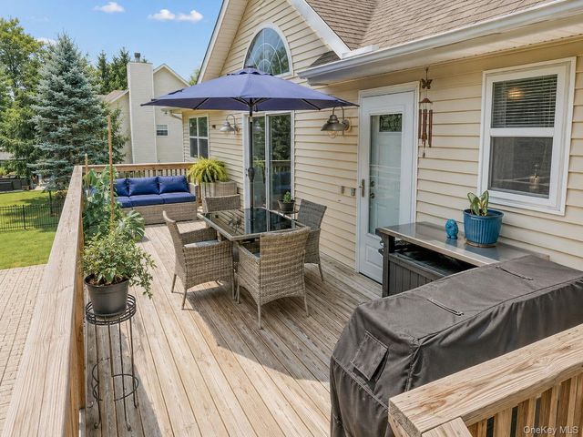 26 Seals Drive, Monroe, NY 10950