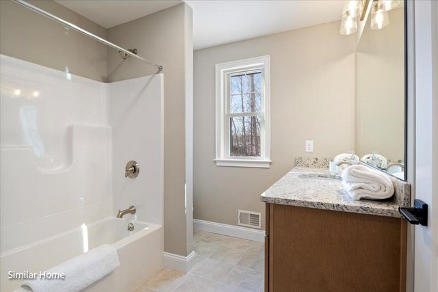 36 Edgewater Drive, Brentwood, NH 03833