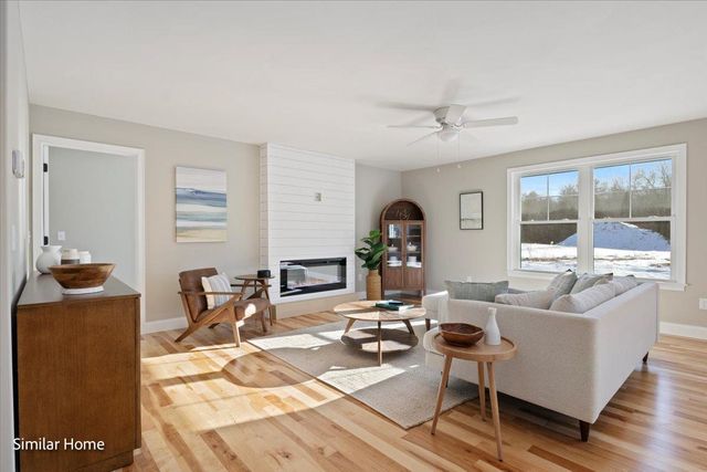 36 Edgewater Drive, Brentwood, NH 03833