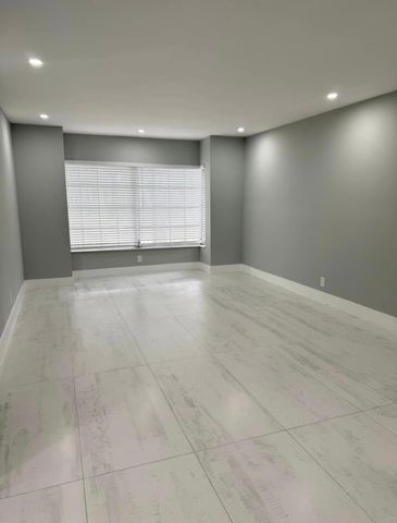 2191 NE 68th Street 403, Fort Lauderdale, FL 33308