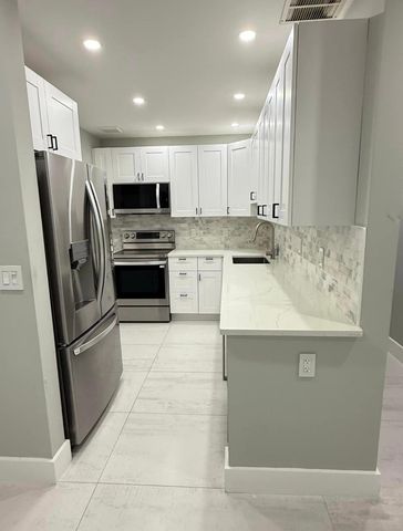 2191 NE 68th Street 403, Fort Lauderdale, FL 33308