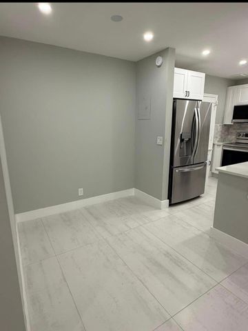 2191 NE 68th Street 403, Fort Lauderdale, FL 33308