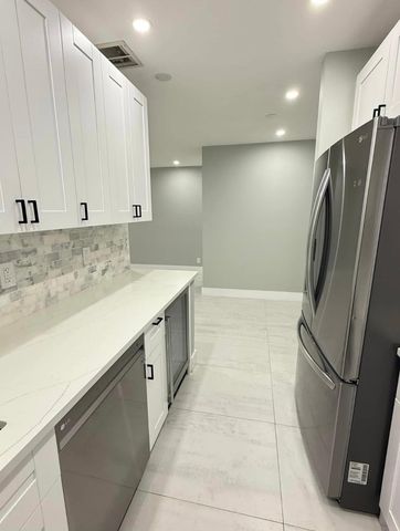 2191 NE 68th Street 403, Fort Lauderdale, FL 33308