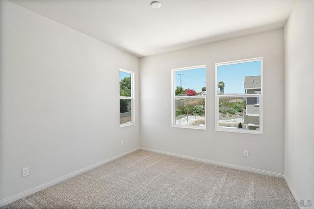 1527 Wingwood, Vista, CA 92083