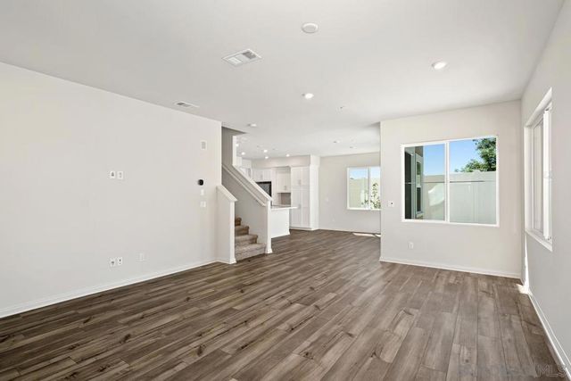 1527 Wingwood, Vista, CA 92083