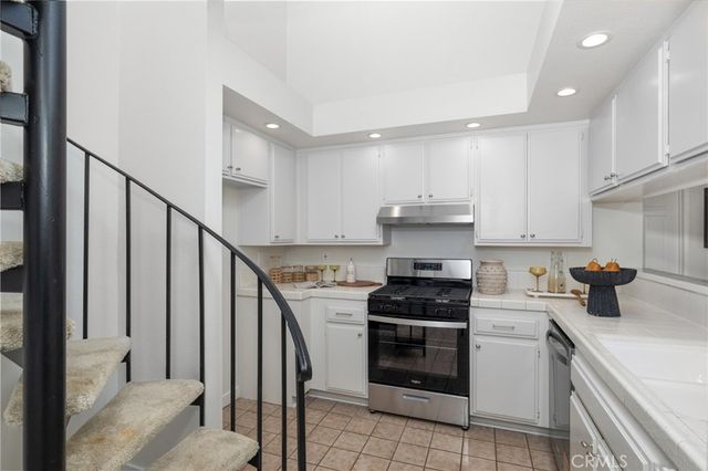 17202 Corbina Ln 202, Huntington Beach, CA 92649