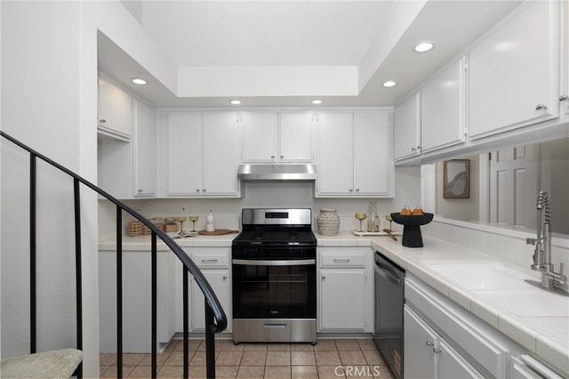 17202 Corbina Ln 202, Huntington Beach, CA 92649