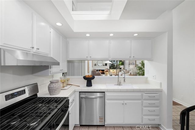 17202 Corbina Ln 202, Huntington Beach, CA 92649