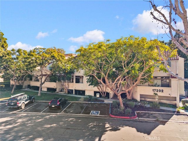 17202 Corbina Ln 202, Huntington Beach, CA 92649