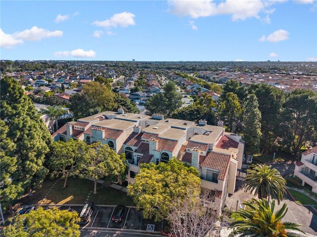 17202 Corbina Ln 202, Huntington Beach, CA 92649