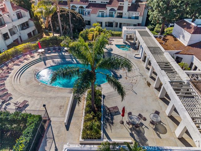 17202 Corbina Ln 202, Huntington Beach, CA 92649