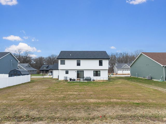 302 Holst Lane, Valparaiso, IN 46385