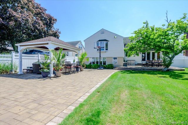 311 Blackheath Road, Lido Beach, NY 11561