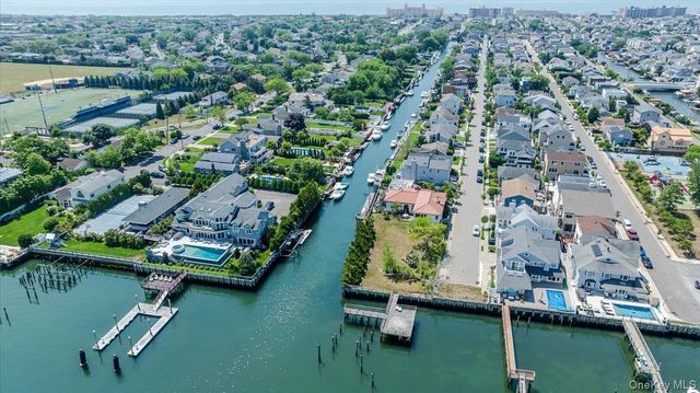 311 Blackheath Road, Lido Beach, NY 11561