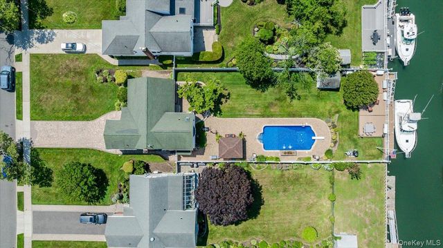 311 Blackheath Road, Lido Beach, NY 11561